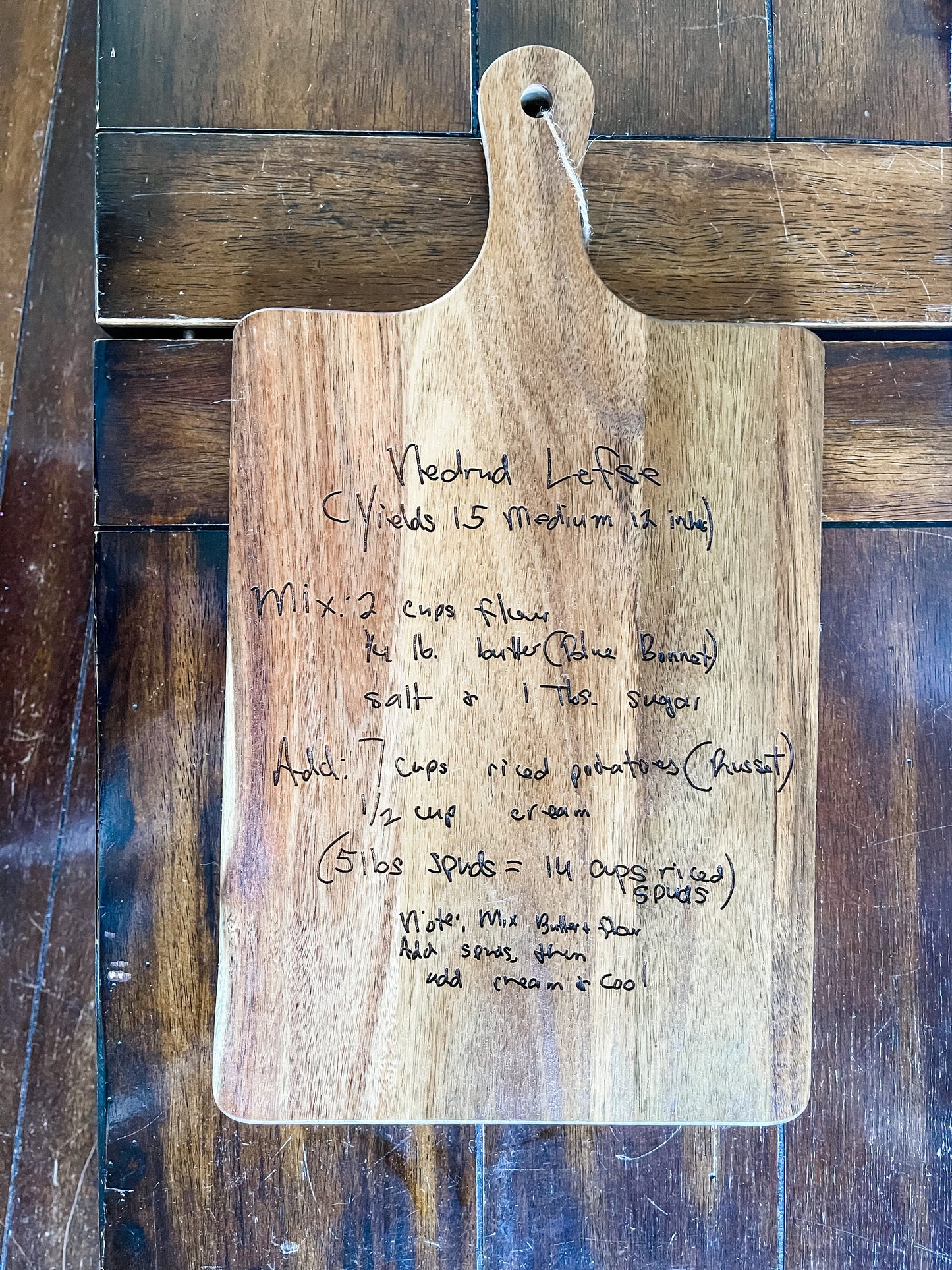 Personalized Cutting Board Recipe Keepsake