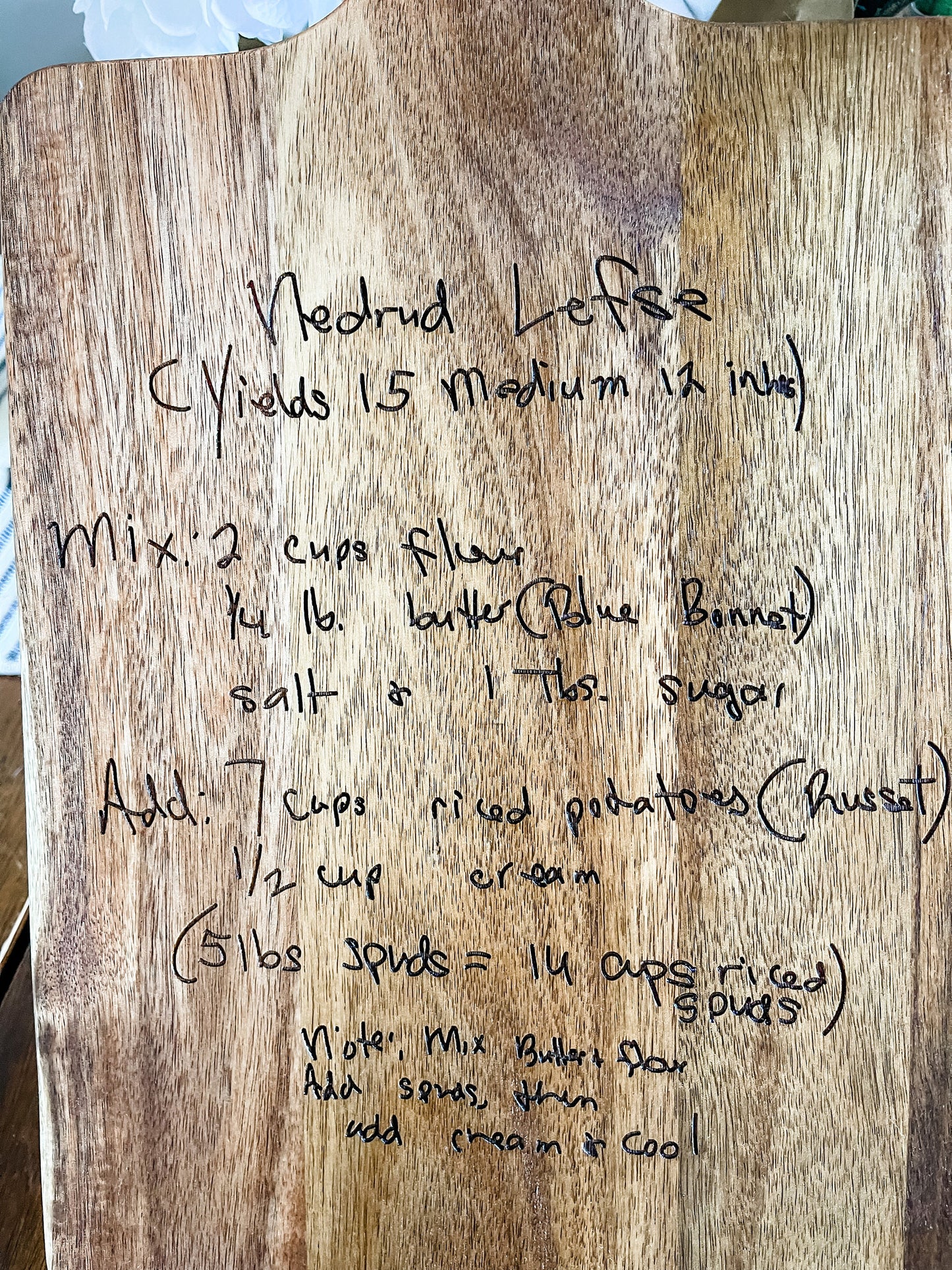 Personalized Cutting Board Recipe Keepsake